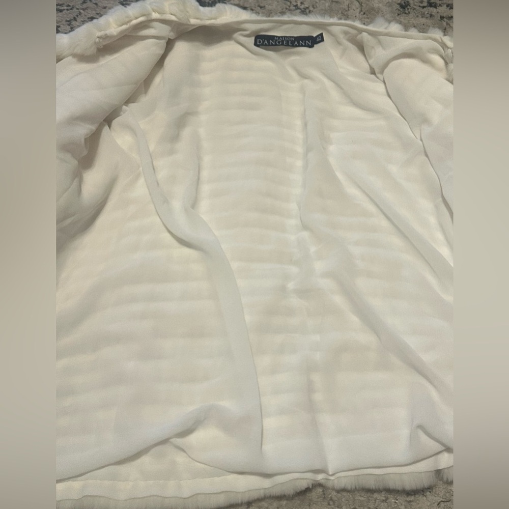 Elegant White Fur Coat- Maison D’Angelann - Picture 8 of 9